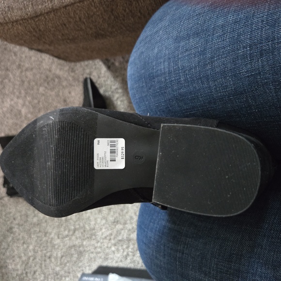 Black Knee-High Lace-Up Boots - Picture 4 of 4